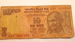 Rare ₹10 Fancy Number Note – 200300 Serial! 💵✨