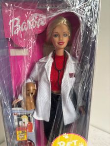 Barbie Pet Doctor Doll Set