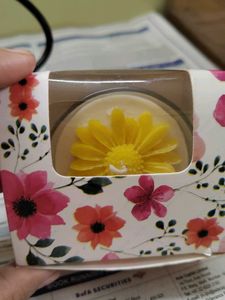 Decorative Flower Jar Candle with mint fragrance