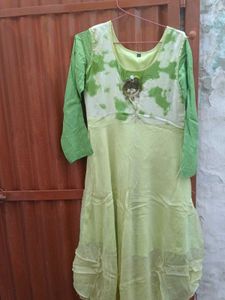 Stylish Green Kurti with leggings💚💚