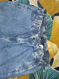 Light Wash High-Waisted Denim Jeans