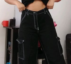 Flared Trendy Jeans🖤