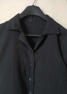 black crop shirt