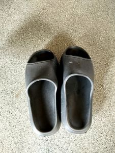 Sliders Women