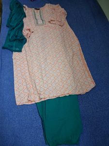 Women's Peach Printed Kurta Set with Dupatta