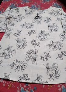Bundle of 4 Women's tops