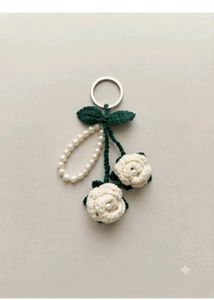 woolen rose keychain with beeds