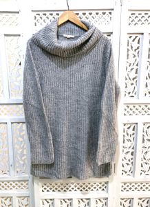 Spirit Crochet Shinny Silver Turtle Neck Oversized