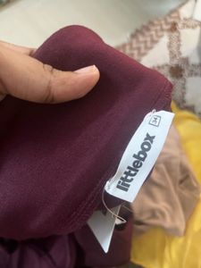Elegant Maroon Pencil Skirt