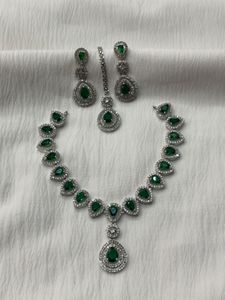 Emerald Green Set with Earrings &amp; Maang Tikka