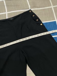 Classic black trousers from Zara Woman
