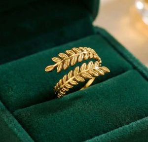 Elegant Leaf Design Adjustable Ring