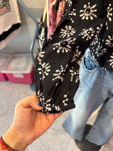 Chic One-Shoulder Black Floral Top