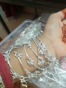 सिल्वर बैंगल