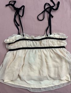Chic Cream Tie-Strap femme top