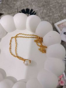 Elegant Gold Chain Necklace with Pearl