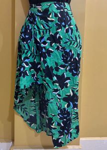 ☘️Green Floral Asymmetrical Skirt