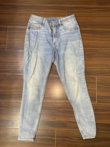 Light Wash High Waisted Jeans