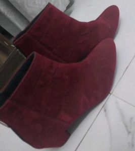 Chic Red Suede Ankle Boots