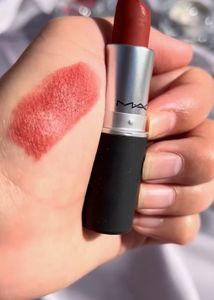 MAC powder kiss Lipstick Devoted To Chilli