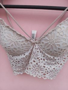 Penti Lace Bralette with Adjustable Straps