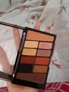 Wet N Wild Eye Pallet With Kajal