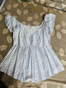 Printed top worn once