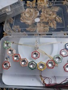 Colorful Hexagonal Kundan Jewellery Set