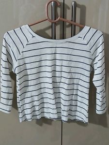 Crop Top with Comfortable  Feel And Casual Look
