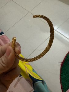 Elegant Textured Golden Bangle