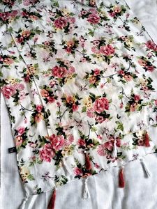 🌸 Floral Print Dupatta 🧣