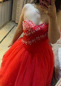 Stunning Red Ball Gown❤️🎀🌻