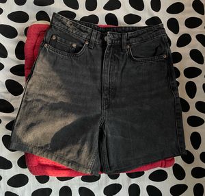 Weekday Shorts