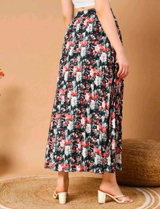 🌷👉🏻Floral Skirt