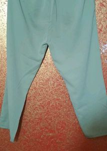 Elegant Green Embroidered Co-ords + With Gift 🎁