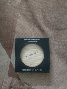 MAC Highlighter Extra Dimension Skinfinish
