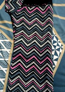 Geometric Print Short Sleeve Top