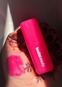 Huda Beauty blush