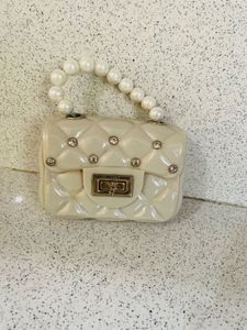 Chic Pearl Handle Clutch Bag