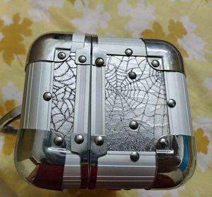 Jewellery box