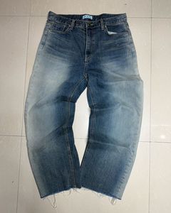 Distressed Wash Wide Leg Jeans