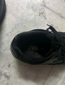 Original Zara Black Sneakers