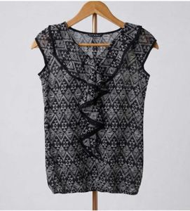 Stylish Black &amp; White Geometric Print Top