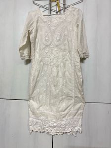 Elegant White Chikankari Kurta
