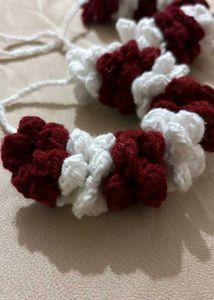 Maroon &amp; White Crochet Gajra