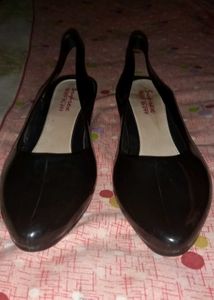 Black Shoe