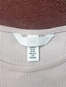 H&amp;M | Ribbed T-Shirt