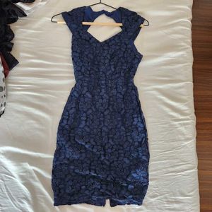 Elegant Navy Lace Dress with Cutout