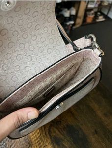 100%AUTHENTIC BRAND NEW  GUESS PURSE