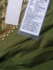 Green Kurta set with Gold Print